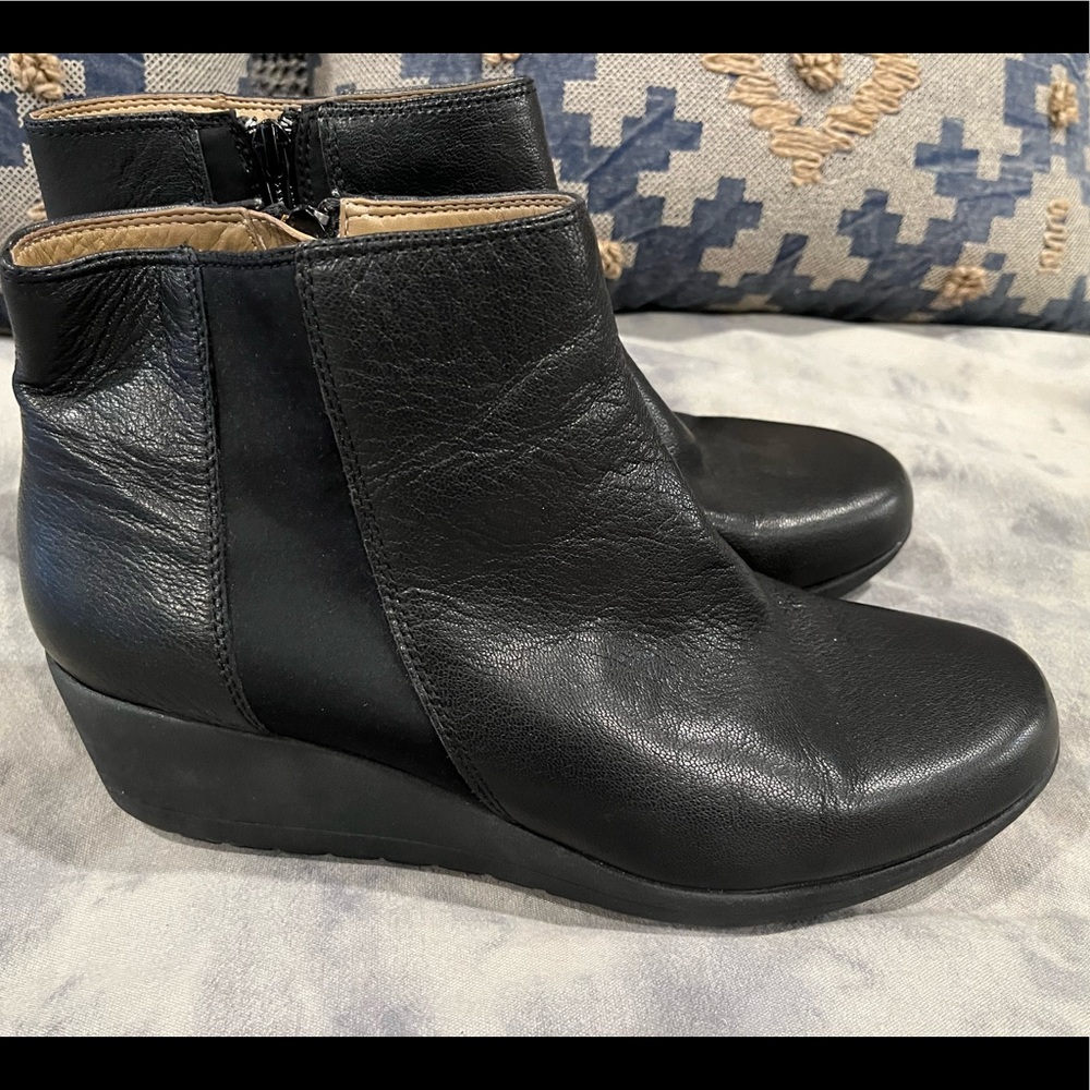 Easy Spirit 360 Black Ankle Wedge Heel Boots